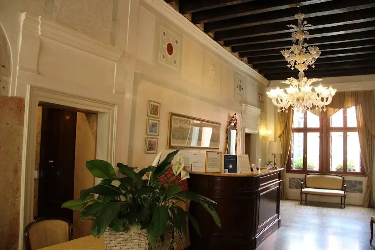Ca' Amadi Bed & Breakfast Venedik 3*,  İtalya