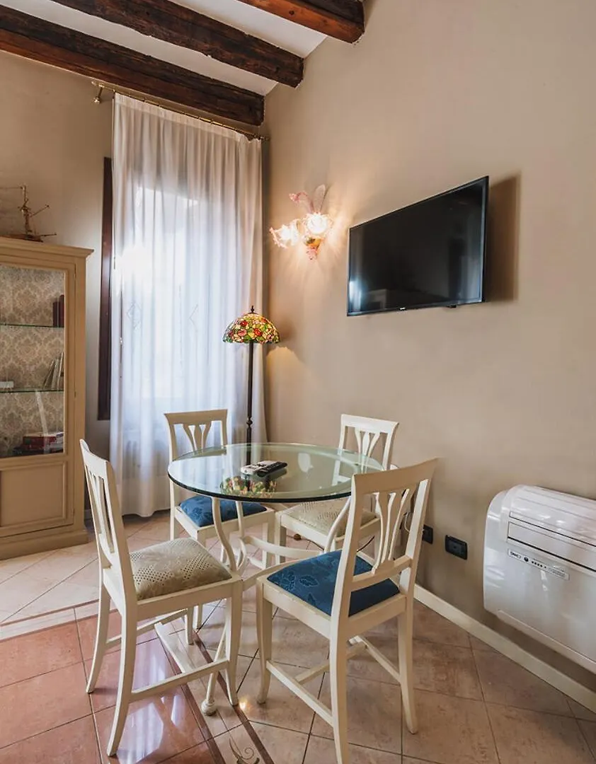 Ca' Amadi Bed & Breakfast Venedik